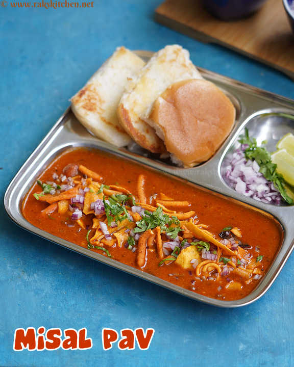 misal pav served with toppings