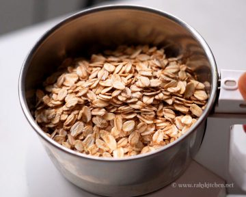 oats placed in blender