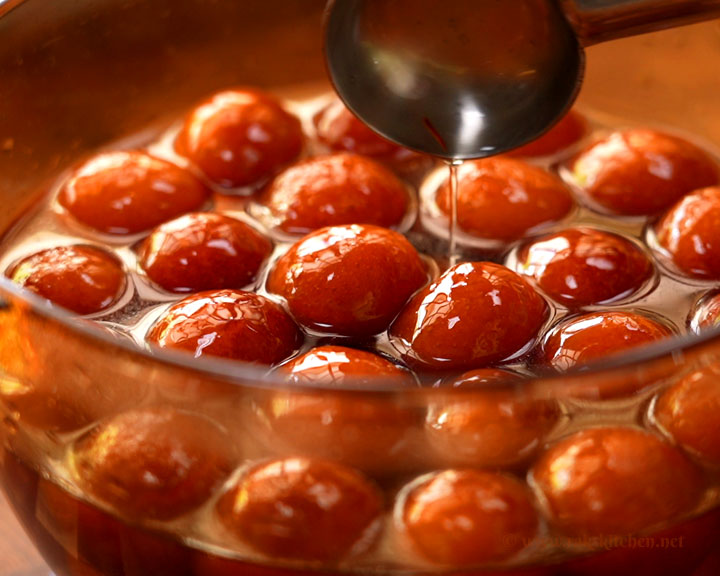 Instant Gulab jamun ready