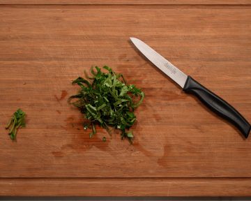 chopped betel leaves