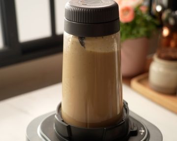 Blend the frappè of apples
