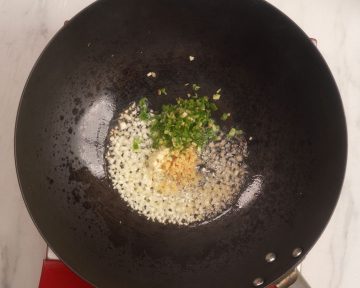 How to make lemon coriander soup step 1