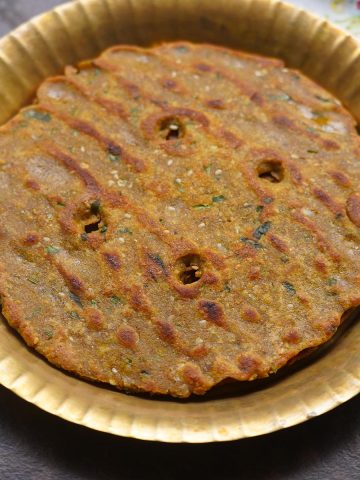 Maharashtrian thalipeeth recipe